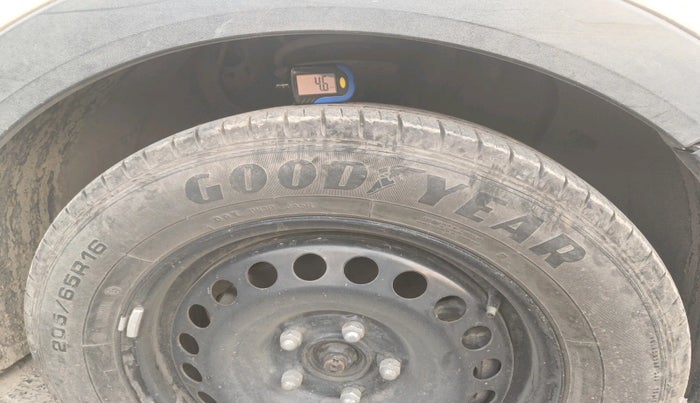 2017 Hyundai Creta SX PLUS 1.6 PETROL, Petrol, Manual, 90,924 km, tyre