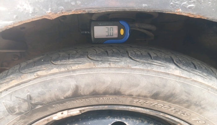 2012 Hyundai i10 MAGNA 1.1, Petrol, Manual, 1,06,118 km, tyre