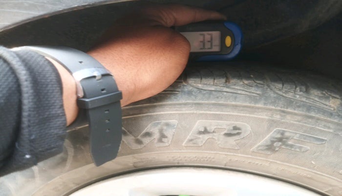 2012 Hyundai i10 MAGNA 1.1, Petrol, Manual, 1,06,118 km, tyre