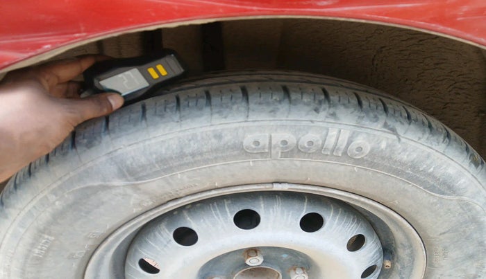 2013 Maruti Swift VXI, Petrol, Manual, 51,711 km, tyre