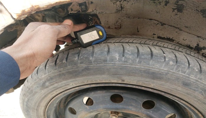 2012 Maruti Wagon R 1.0 LXI CNG, Petrol, Manual, 93,379 km, tyre