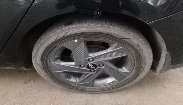 2021 Hyundai Verna SX 1.5 CRDI, Diesel, Manual, 92,447 km, tyre