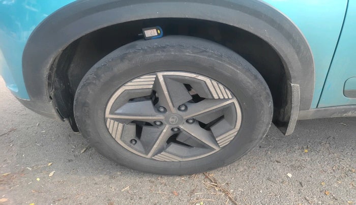 2023 Tata NEXON CREATIVE + 1.5 DIESEL, Diesel, Manual, 62,017 km, tyre