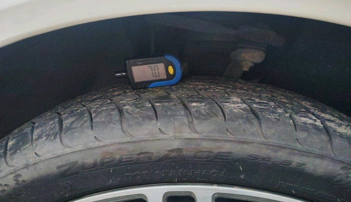 2011 Mercedes Benz S Class S350 CDI L V6, Diesel, Automatic, 1,22,261 km, tyre