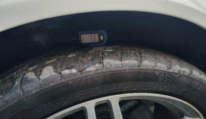 2011 Mercedes Benz S Class S350 CDI L V6, Diesel, Automatic, 1,22,261 km, tyre