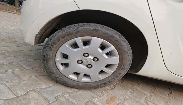 2013 Hyundai i20 MAGNA (O) 1.2, Petrol, Manual, 1,02,818 km, tyre