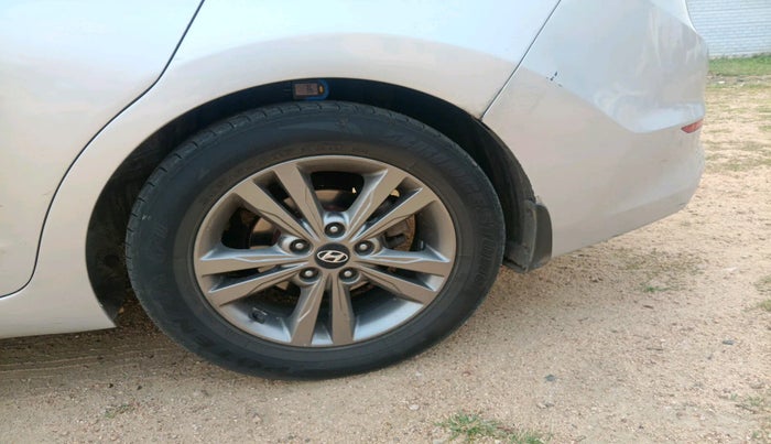 2018 Hyundai New Elantra 1.6 SX (O) AT DIESEL, Diesel, Automatic, 1,33,118 km, tyre