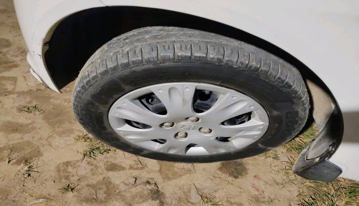 2014 Honda Brio S MT, Petrol, Manual, 26,381 km, tyre