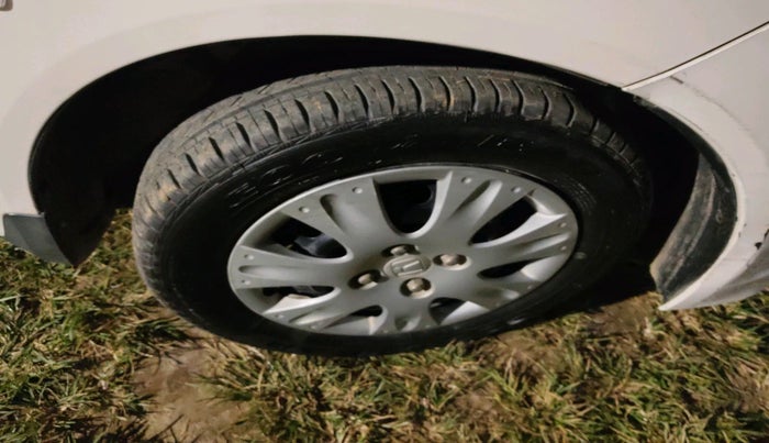 2014 Honda Brio S MT, Petrol, Manual, 26,381 km, tyre