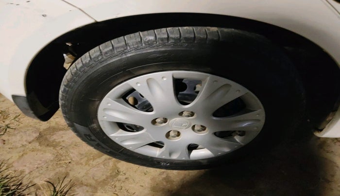 2014 Honda Brio S MT, Petrol, Manual, 26,381 km, tyre