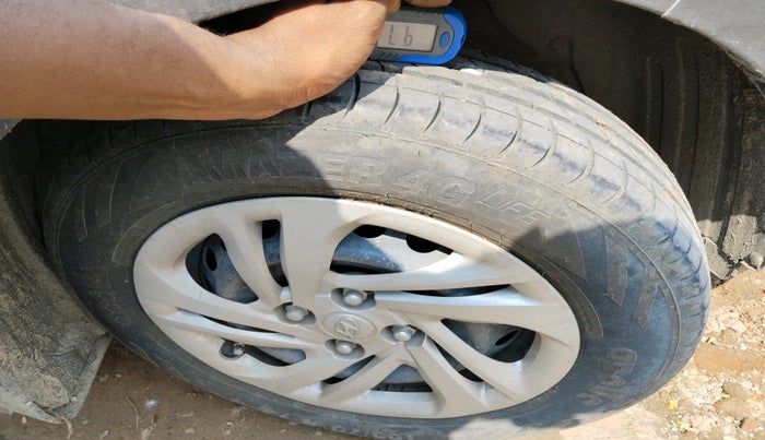 2020 Hyundai AURA S 1.2, Petrol, Manual, 1,07,576 km, tyre