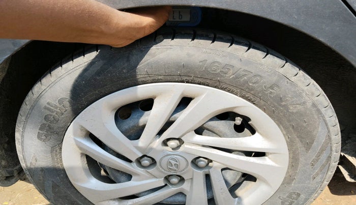 2020 Hyundai AURA S 1.2, Petrol, Manual, 1,07,576 km, tyre