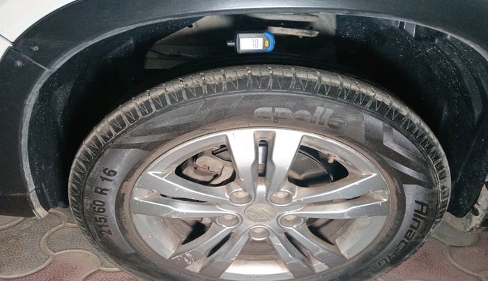 2016 Maruti Vitara Brezza ZDI, Diesel, Manual, 1,43,905 km, tyre