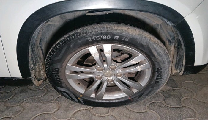 2016 Maruti Vitara Brezza ZDI, Diesel, Manual, 1,43,905 km, tyre