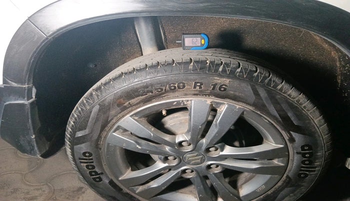 2016 Maruti Vitara Brezza ZDI, Diesel, Manual, 1,43,905 km, tyre