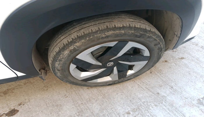 2021 Nissan MAGNITE XL, Petrol, Manual, 30,201 km, tyre