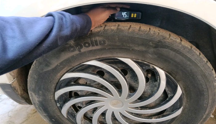 2015 Maruti Swift Dzire VDI, Diesel, Manual, 88,968 km, tyre