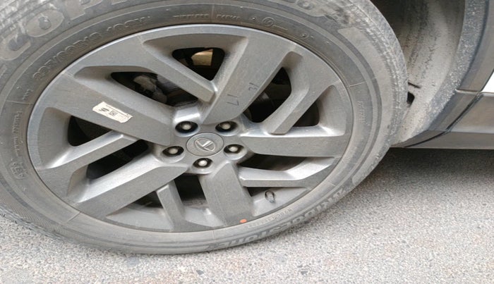 2022 Tata Safari XT, Diesel, Manual, 65,300 km, tyre