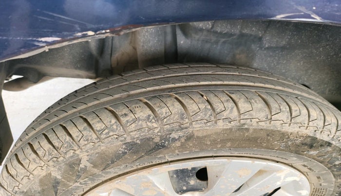 2023 Maruti Swift VXI, Petrol, Manual, 41,928 km, tyre