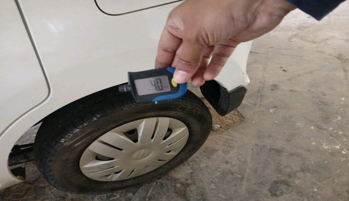 2013 Maruti Alto 800 LXI, Petrol, Manual, 19,880 km, tyre