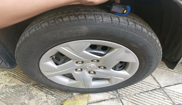 2020 Hyundai VENUE S 1.2, Petrol, Manual, 39,623 km, tyre