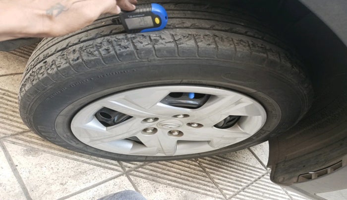 2020 Hyundai VENUE S 1.2, Petrol, Manual, 39,623 km, tyre