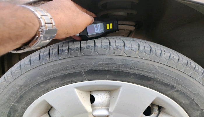 2015 Maruti Wagon R 1.0 LXI CNG, Petrol, Manual, 65,435 km, tyre