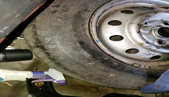 2015 Maruti Wagon R 1.0 LXI CNG, Petrol, Manual, 65,435 km, tyre