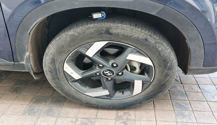 2021 Hyundai VENUE SX 1.0 TURBO, Petrol, Manual, 27,523 km, tyre