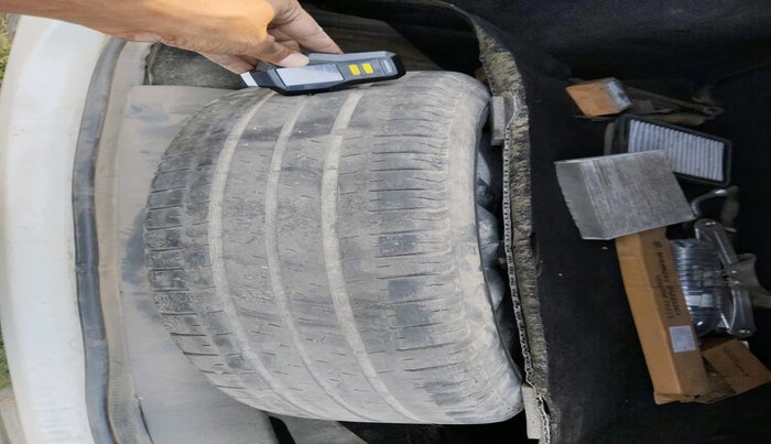 2014 Maruti Swift Dzire ZXI, Petrol, Manual, 1,33,234 km, tyre