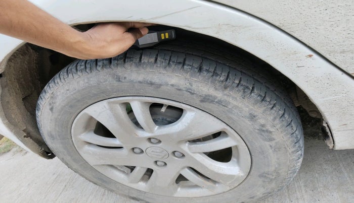 2014 Maruti Swift Dzire ZXI, Petrol, Manual, 1,33,234 km, tyre