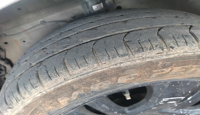 2013 Maruti Swift Dzire ZDI, Diesel, Manual, 1,69,512 km, tyre