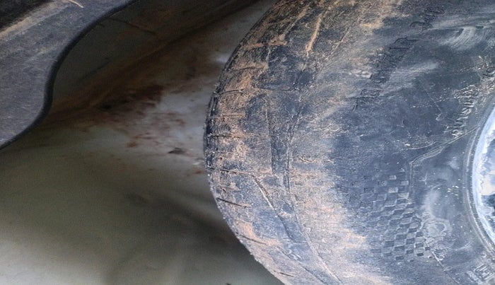 2013 Maruti Swift Dzire ZDI, Diesel, Manual, 1,69,512 km, tyre