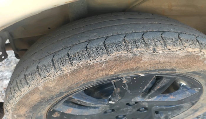 2013 Maruti Swift Dzire ZDI, Diesel, Manual, 1,69,512 km, tyre