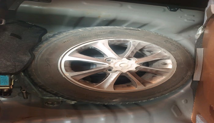 2016 Hyundai Grand i10 ASTA 1.2 KAPPA VTVT, Petrol, Manual, 21,282 km, tyre