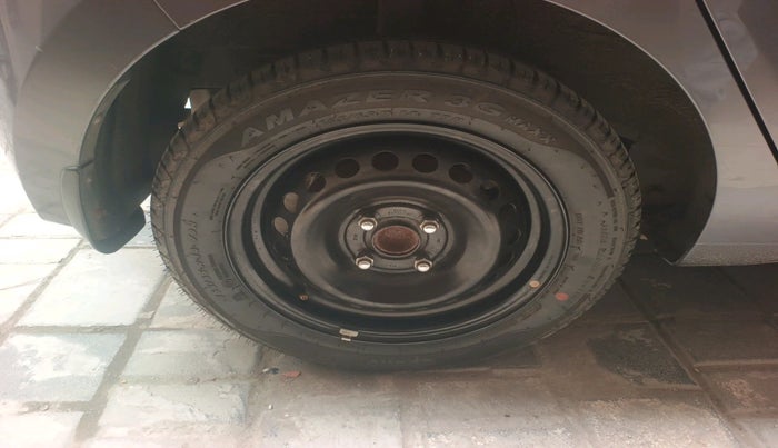 2016 Hyundai Grand i10 ASTA 1.2 KAPPA VTVT, Petrol, Manual, 21,282 km, tyre