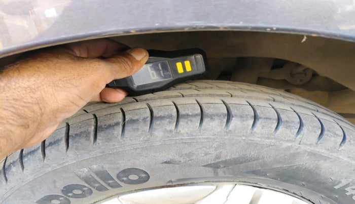 2016 Maruti Alto 800 LXI, Petrol, Manual, 1,18,413 km, tyre