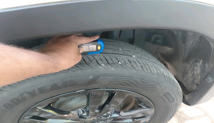 2019 Maruti Vitara Brezza ZDI PLUS, Diesel, Manual, 1,01,182 km, tyre