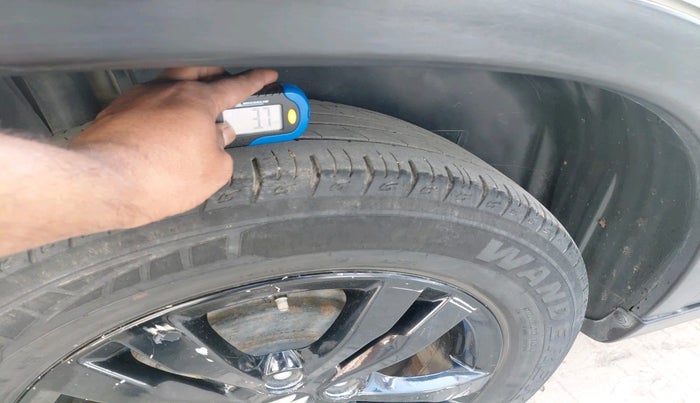 2019 Maruti Vitara Brezza ZDI PLUS, Diesel, Manual, 1,01,182 km, tyre