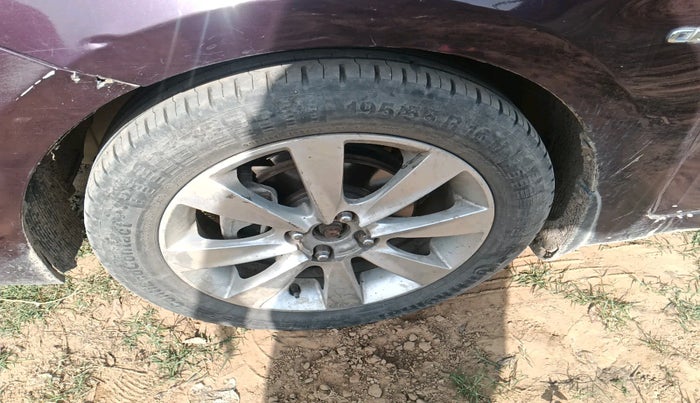 2011 Hyundai Verna FLUIDIC 1.6 CRDI SX OPT, Diesel, Manual, 1,70,336 km, tyre