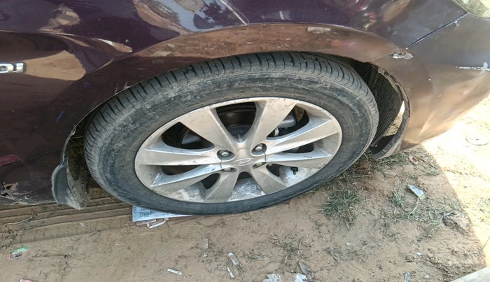 2011 Hyundai Verna FLUIDIC 1.6 CRDI SX OPT, Diesel, Manual, 1,70,336 km, tyre