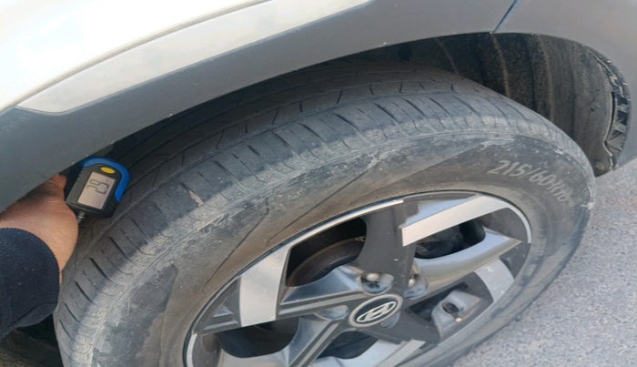 2019 Hyundai VENUE SX 1.0 TURBO DUAL TONE, Petrol, Manual, 61,867 km, tyre