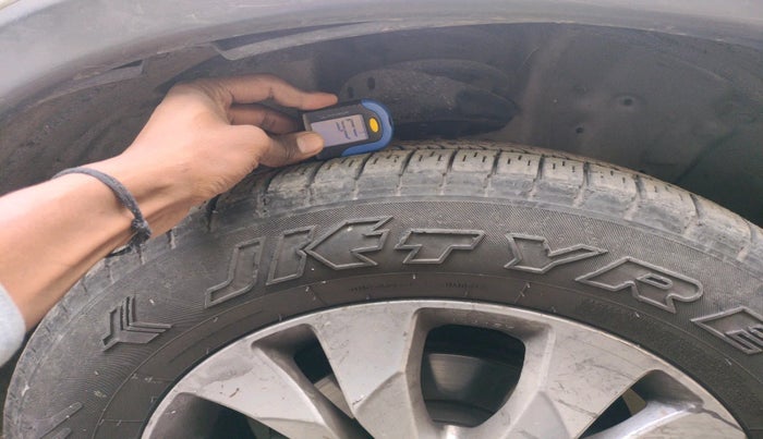 2014 Honda CRV 2.4 AWD AT, Petrol, Automatic, 1,10,652 km, tyre