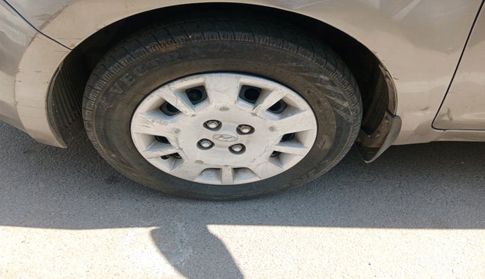 2012 Hyundai i20 MAGNA 1.2, Petrol, Manual, 30,956 km, tyre