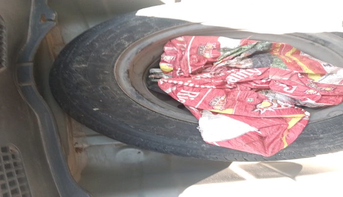 2012 Hyundai i20 MAGNA 1.2, Petrol, Manual, 30,956 km, tyre