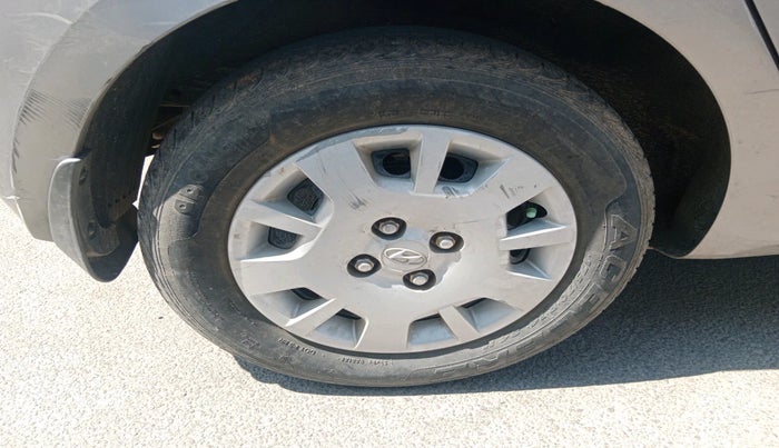 2012 Hyundai i20 MAGNA 1.2, Petrol, Manual, 30,956 km, tyre