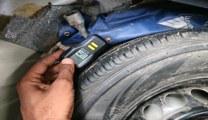 2017 Maruti Alto 800 LXI, Petrol, Manual, 88,792 km, tyre