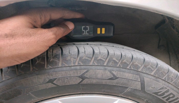 2017 Maruti Alto 800 LXI, Petrol, Manual, 88,792 km, tyre