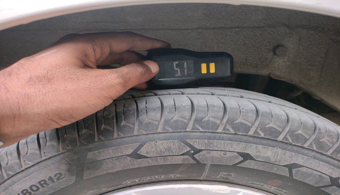 2017 Maruti Alto 800 LXI, Petrol, Manual, 88,792 km, tyre