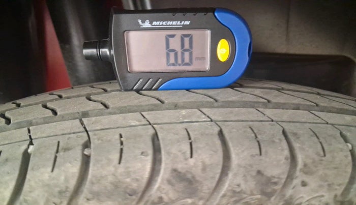 2025 Maruti Swift VXi (O) AMT, Petrol, Automatic, 745 km, tyre